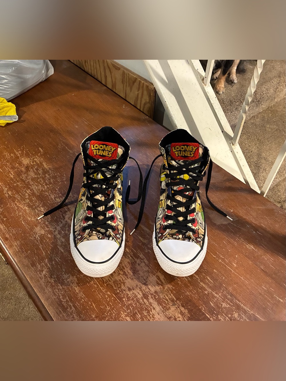Men’s Looney Tunes Converse All Star Chuck Taylor High Top Sneakers Size 10. $50